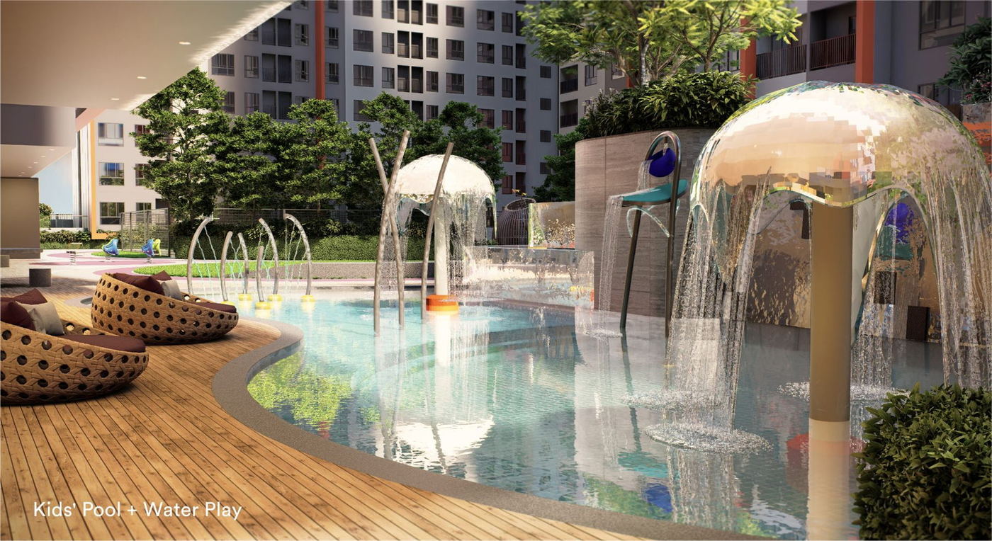 Kids' pool and water play