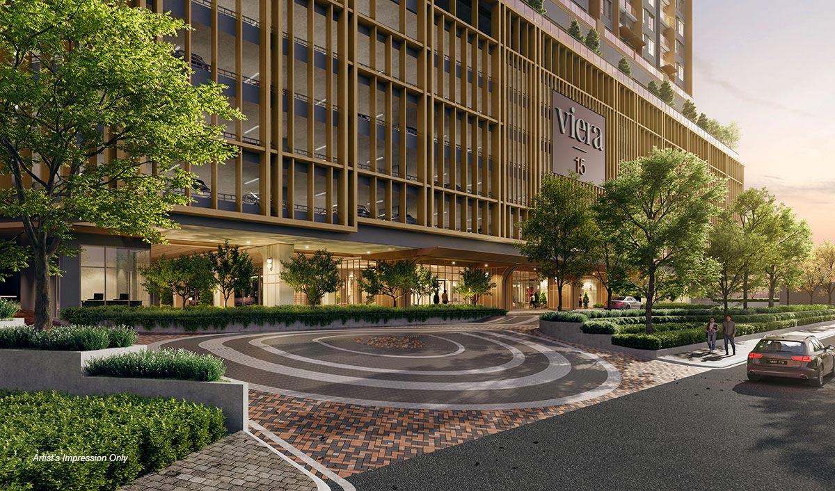 The entrance statement and retail walkway at Viera 15